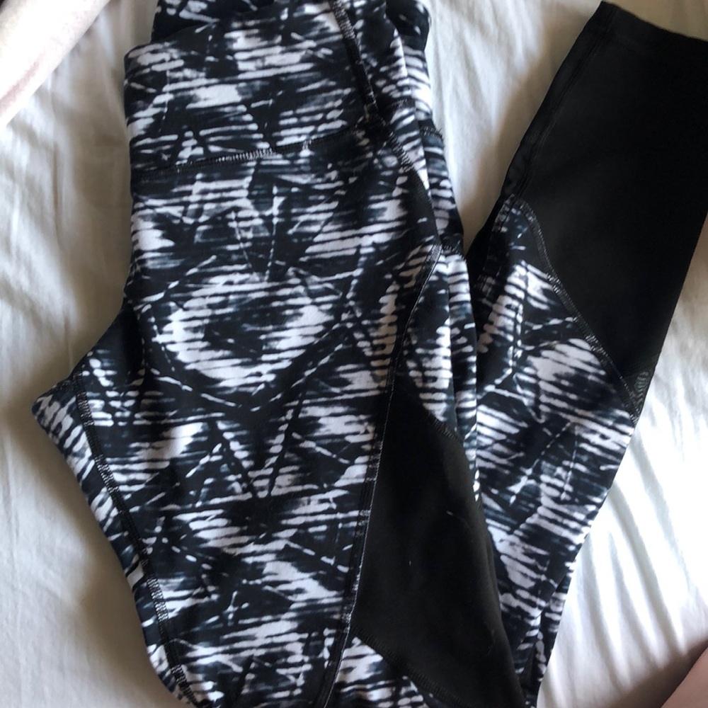 Mid rise mesh compression legging